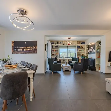 3a's Family Luxury Villa