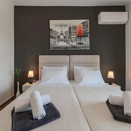 3a's Family Luxury Vila
